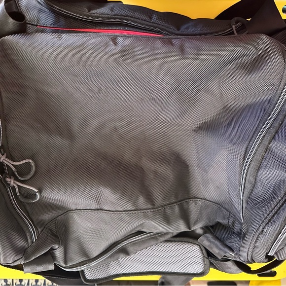 RARE! TITLEIST GOLF HAWAII Golf Tournament Duffle Bag - Picture 3 of 12